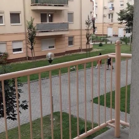 Eszterlanc Apartman *